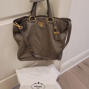 Prada bag Tote and Crossbody Bag in leather